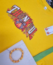 Load image into Gallery viewer, Kelly's "Thankful" Tee - Large
