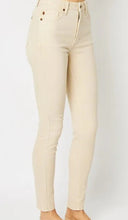 Load image into Gallery viewer, 232120f5-bd8e-40c0-bb84-48986228fa80-Max
