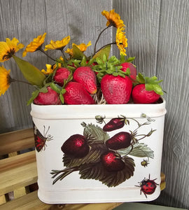 Grannie's Strawberry Tin Decor