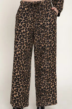 Load image into Gallery viewer, Diva Domesticate Pants

