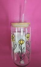 Load image into Gallery viewer, Kelly's "MAMA" Glass Cup - yellow
