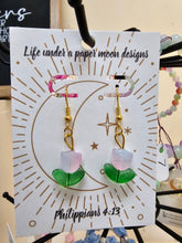 Load image into Gallery viewer, Lenzy's Tulip Earrings
